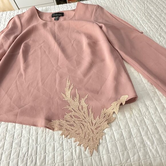 Frank Lyman Design Blush Pink Asymmetric Hem Top With Applique Size 10 US - Picture 6 of 8
